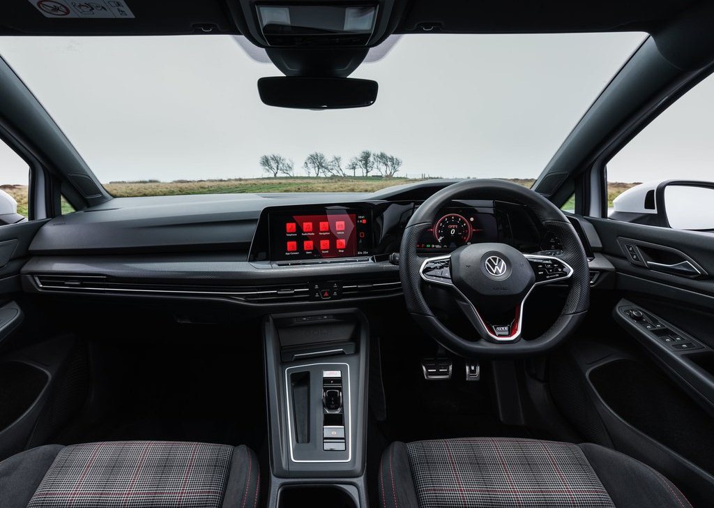 2021 Volkswagen Golf GTI [UK]